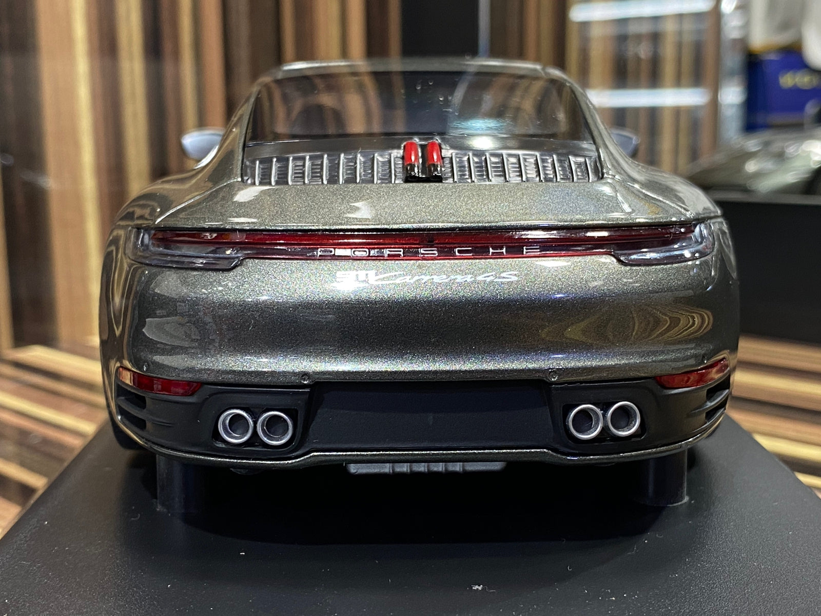 Porsche 911 Carrera 4S 2019 1/18 Diecast car by Minichamps