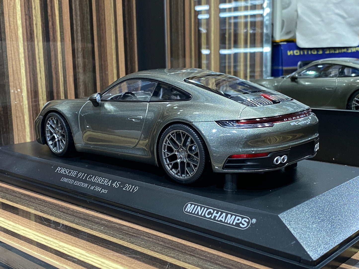 Porsche 911 Carrera 4S 2019 1/18 Diecast car by Minichamps