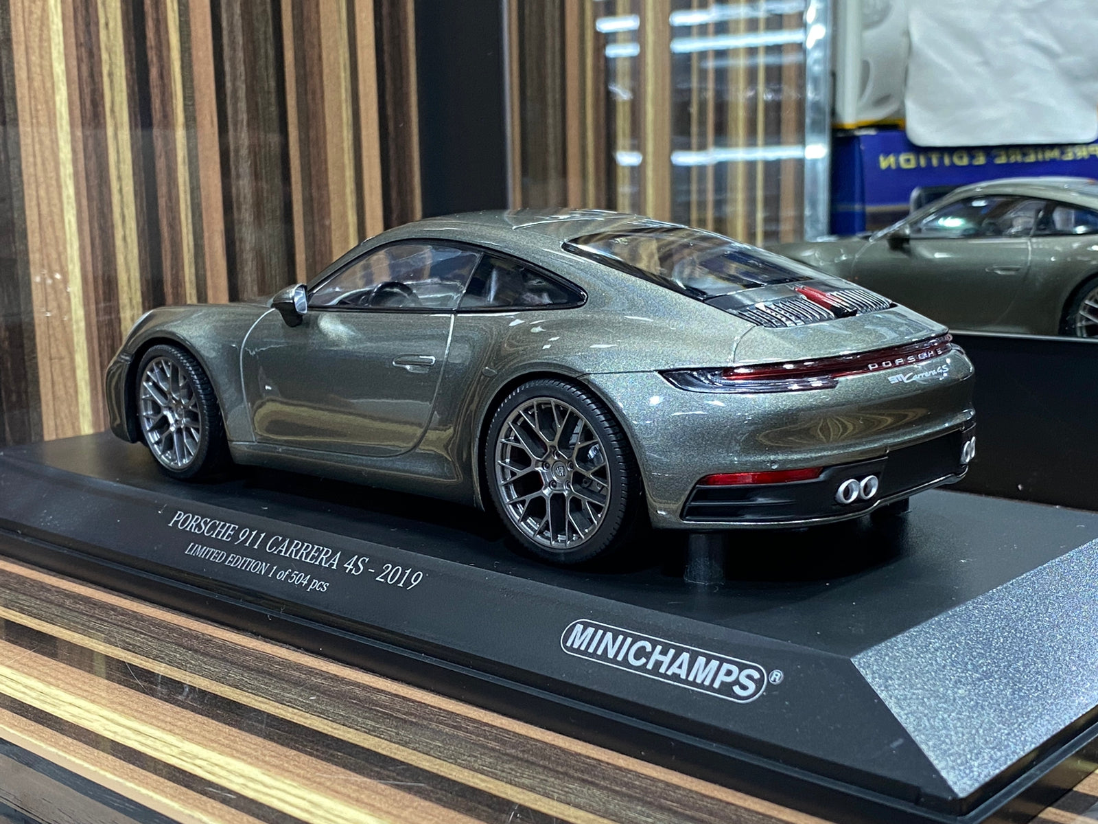 Porsche 911 Carrera 4S 2019 1/18 Diecast car by Minichamps