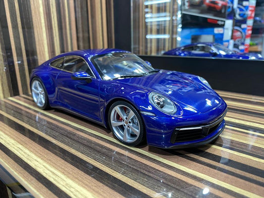 Porsche 911 Carrera 4S 2019 1/18 by Minichamps