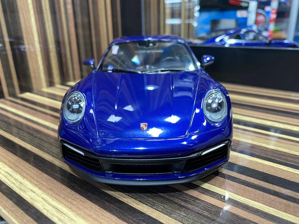 Porsche 911 Carrera 4S 2019 1/18 by Minichamps