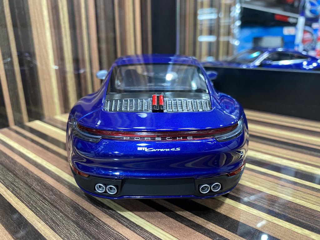 Porsche 911 Carrera 4S 2019 1/18 by Minichamps