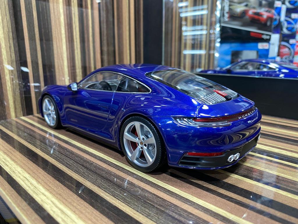 Porsche 911 Carrera 4S 2019 1/18 by Minichamps