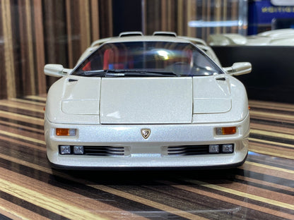1/18 Diecast Lamborghini Diablo SE30 JOTA White AUTOart Scale Model Car