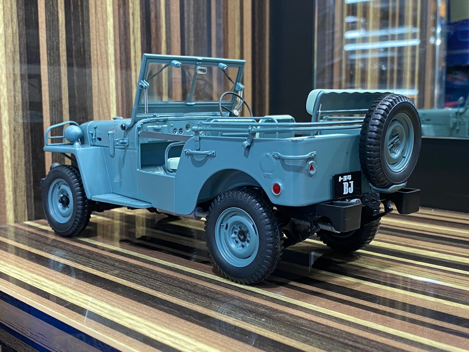 1/18 Diecast Toyota Land Cruiser BJ70 Grey Kyosho Model Car