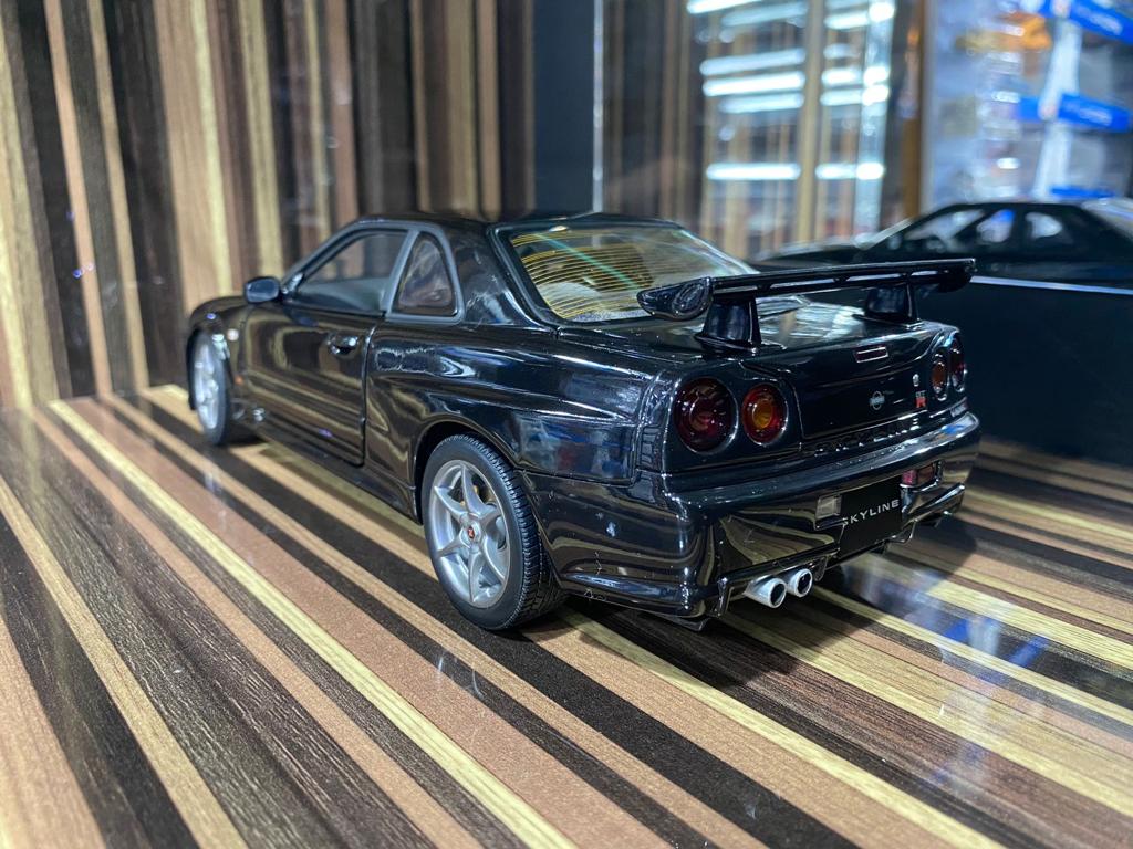 1/18 Diecast Nissan Skyline GT-R R-34 Black AUTOart Scale Model Car