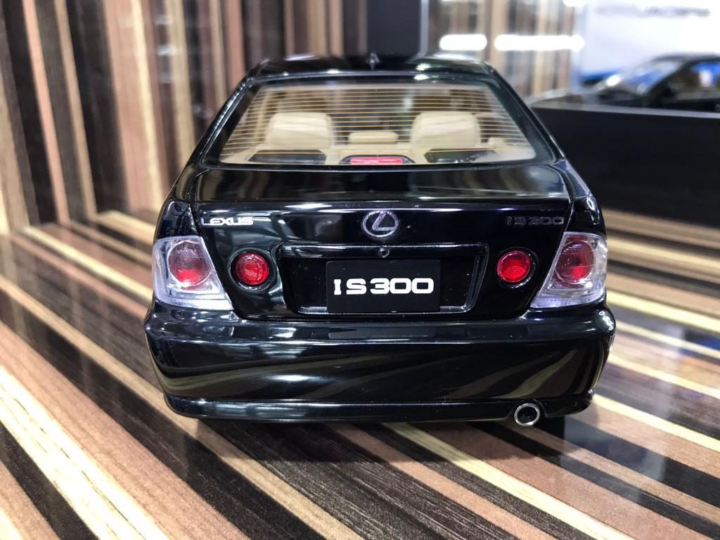 1/18 Diecast Lexus IS300 Black AUTOart Scale Model Car