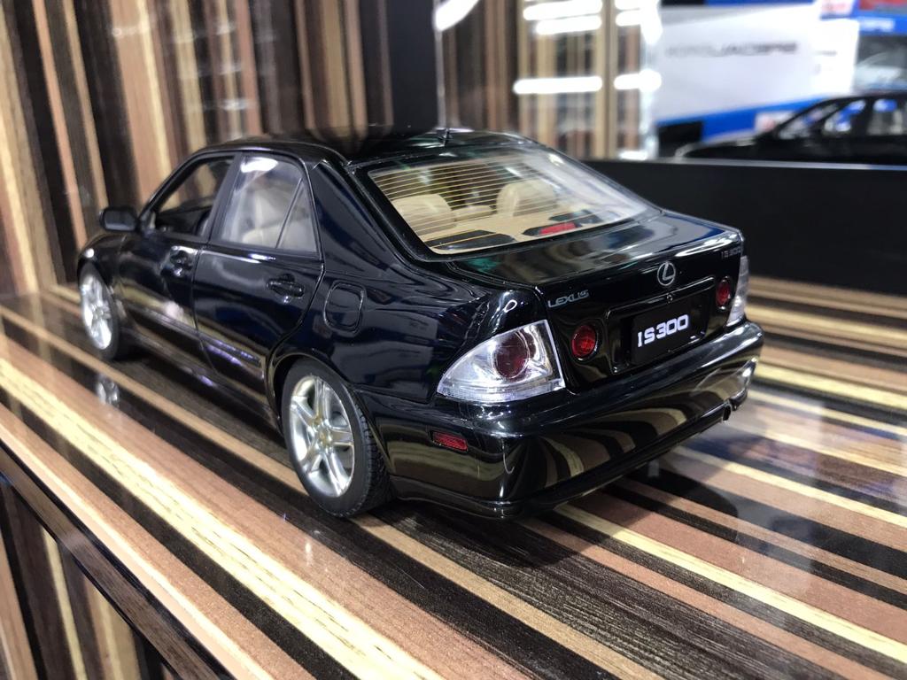 1/18 Diecast Lexus IS300 Black AUTOart Scale Model Car