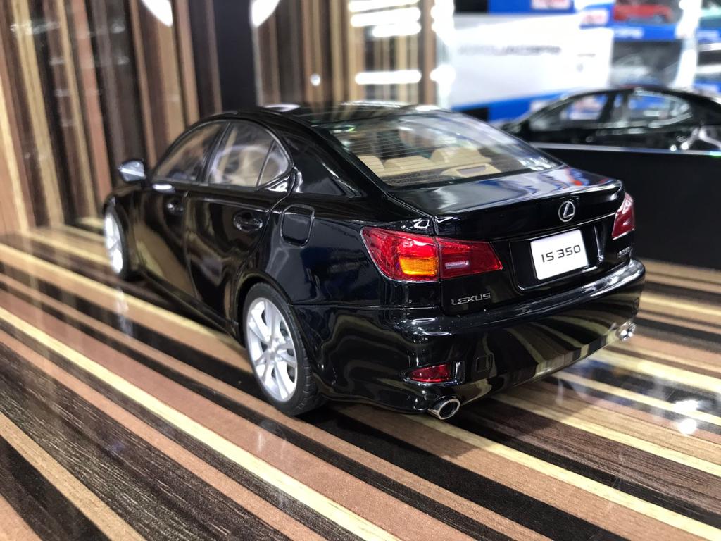 1/18 Diecast Lexus IS350 AUTOart Scale Model Car