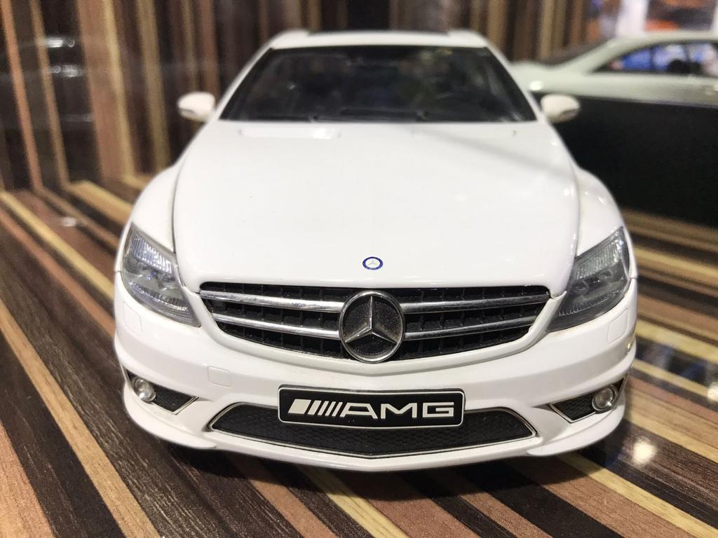 1/18 Diecast Mercedes-Benz CL63 AMG White AUTOart Scale Model Car