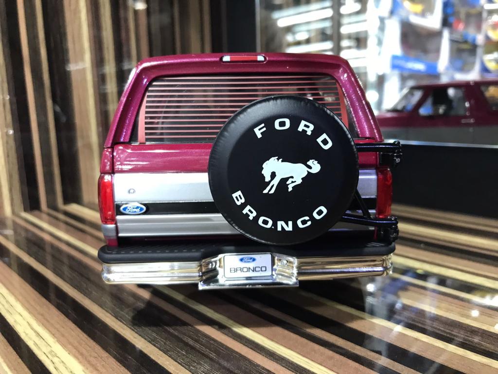 1/18 Diecast Ford Bronco 1996 Maroon by  Green Light
