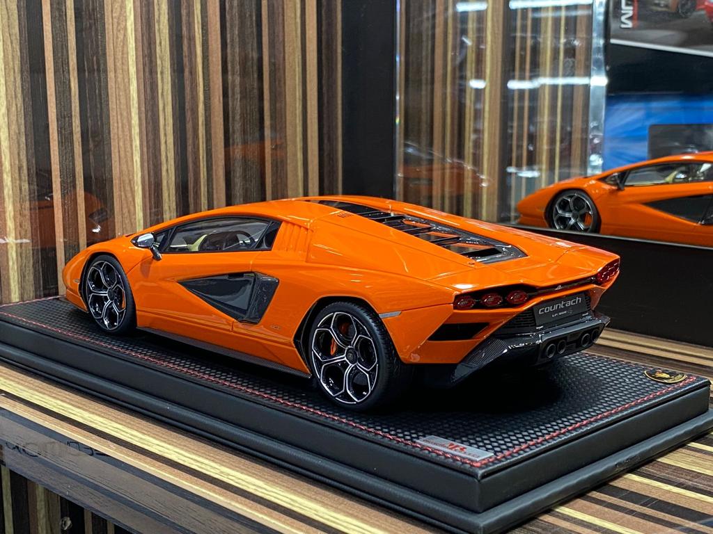 Lamborghini Countach LP 800-4 1/18 by MR