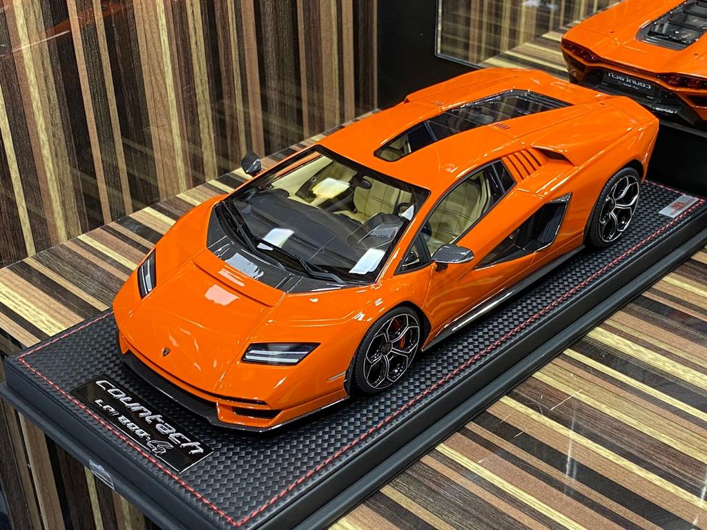 Lamborghini Countach LP 800-4 1/18 by MR