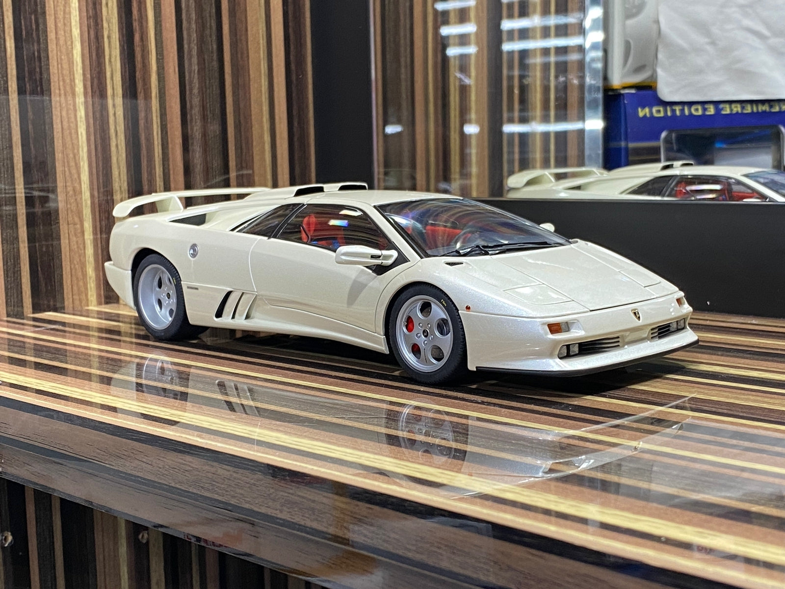 1/18 Diecast Lamborghini Diablo SE30 JOTA White AUTOart Scale Model Car