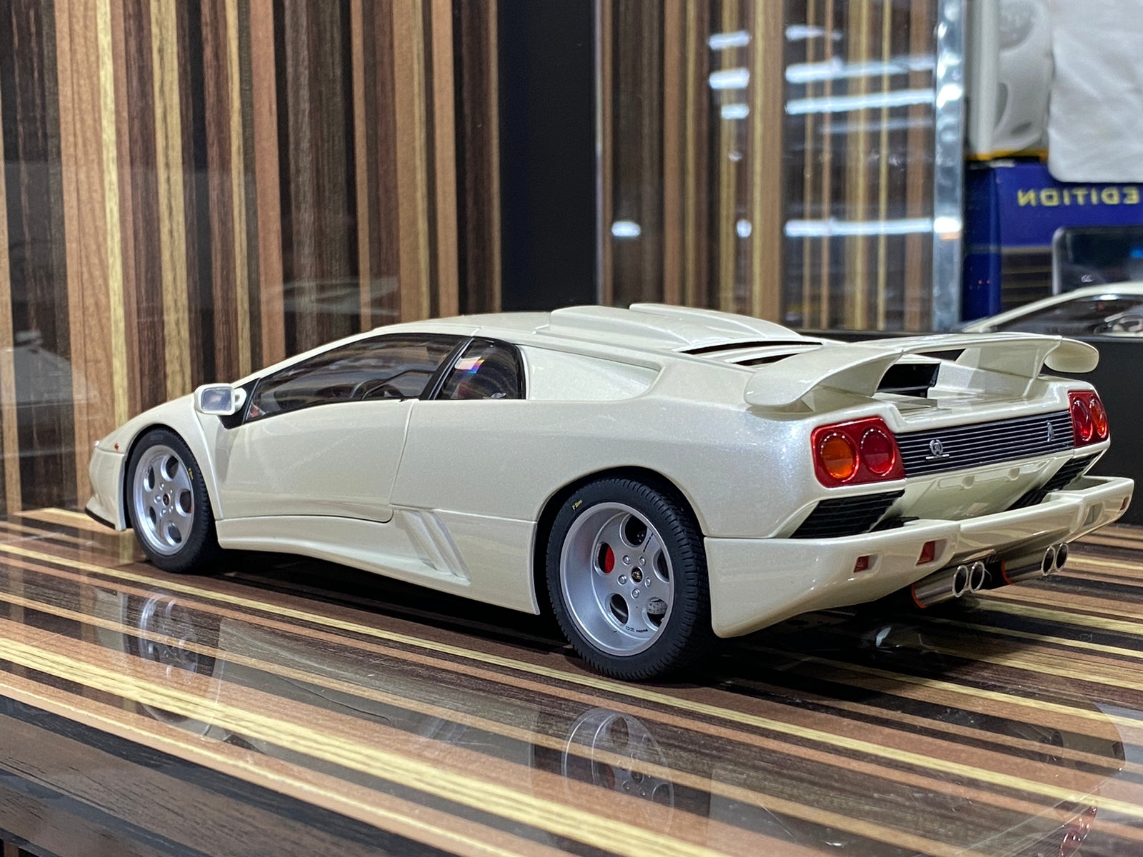 1/18 Diecast Lamborghini Diablo SE30 JOTA White AUTOart Scale Model Car