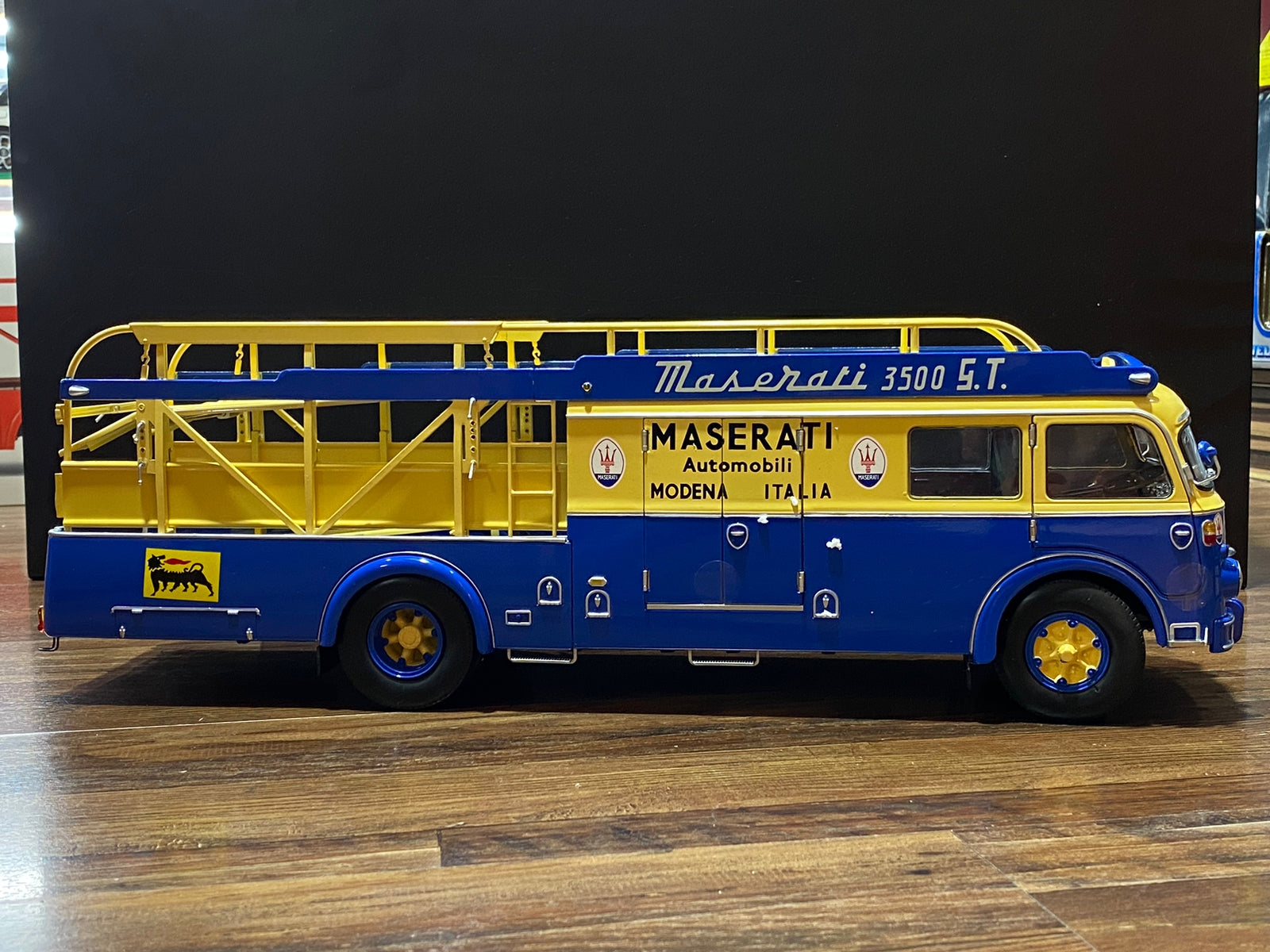 1/18 Diecast Miniature Fiat Bartoletti Tipo 642 RN2 Maserati Racing Car Transporter Blue CMR Model Car