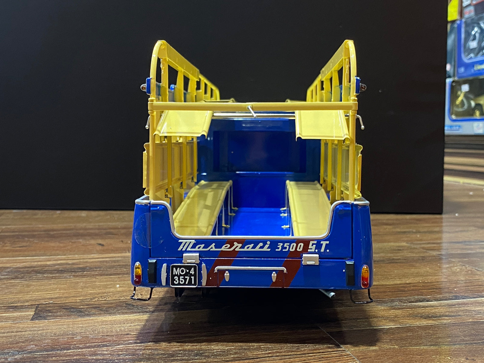 1/18 Diecast Miniature Fiat Bartoletti Tipo 642 RN2 Maserati Racing Car Transporter Blue CMR Model Car