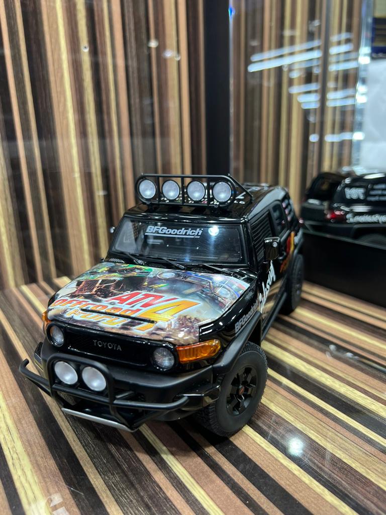 1/18 Diecast Toyota FJ Cruiser Black by AUTOart Scale Model Car
