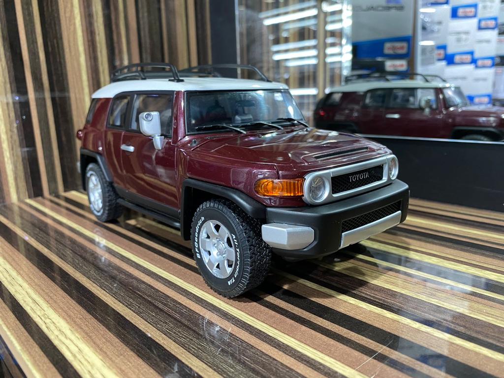 1/18 Diecast Toyota FJ Cruiser AUTOart Scale Model Car