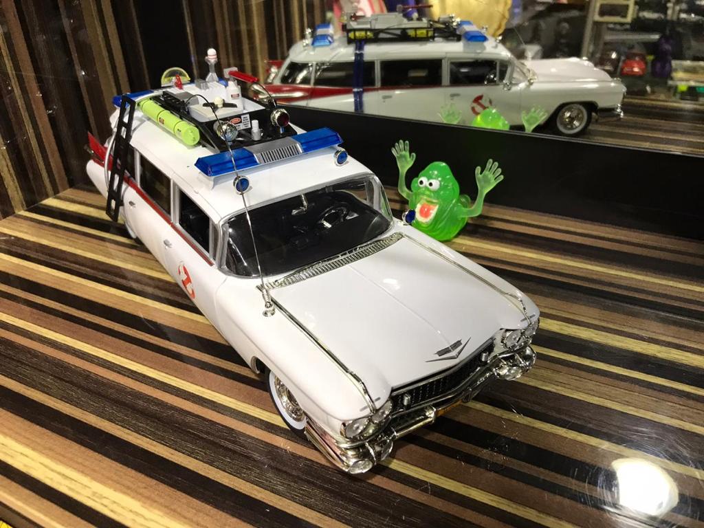 1/18 Diecast Cadillac Ecto Ghost Busters White by Green Light