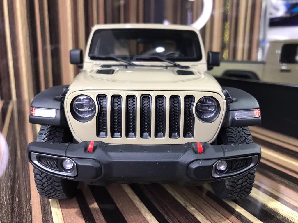 1/18 Diecast Jeep Gladiator Rubicon Beige GT Spirit Scale Model Car