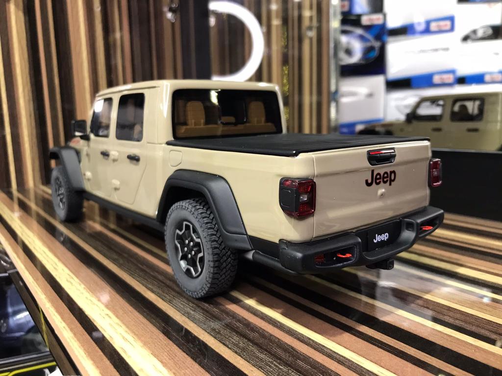 1/18 Diecast Jeep Gladiator Rubicon Beige GT Spirit Scale Model Car