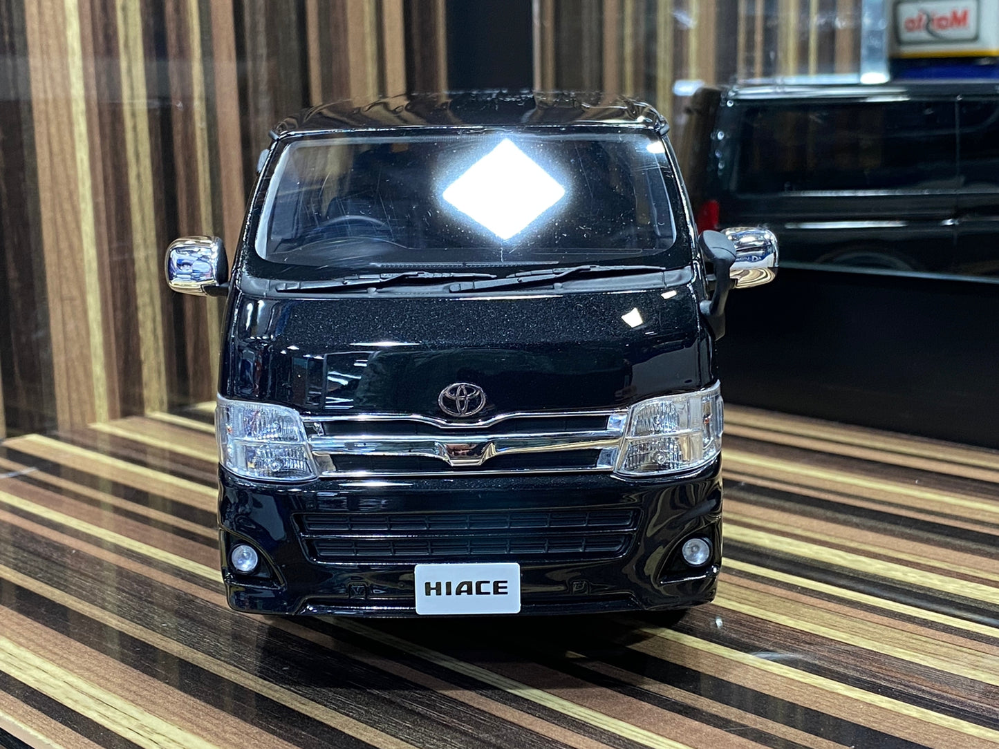 1/18 Diecast Toyota Hiace Black Kyosho samurai Scale Model Car