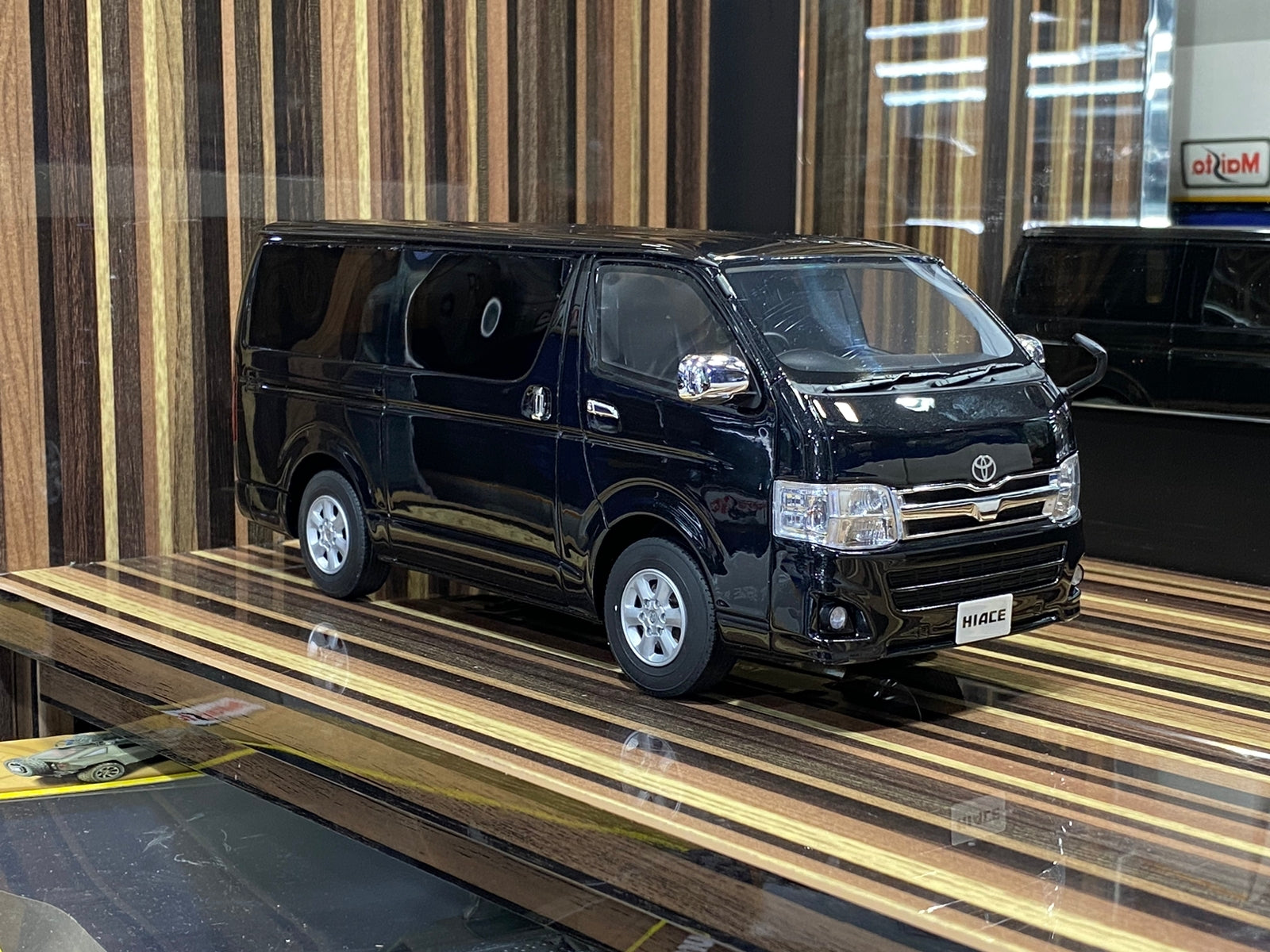 1/18 Diecast Toyota Hiace Black Kyosho samurai Scale Model Car