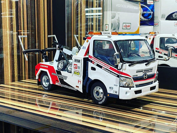 1/18 日野 HINO 300 Tow Truck 1/18 Tiny Hino 300 Flatbed Tow Truck with Lights SF Express