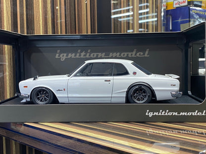 1/18 Diecast Nissan Skyline 2000 GT-R White Ignition model Miniature Car