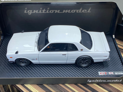 1/18 Diecast Nissan Skyline 2000 GT-R White Ignition model Miniature Car
