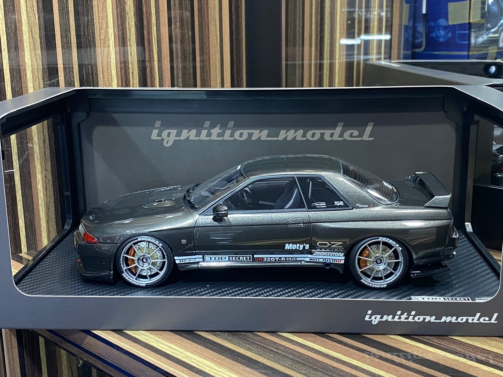 1/18 Diecast Nissan Skyline GT-R R32. Grey Metallic Ignition model Miniature Car