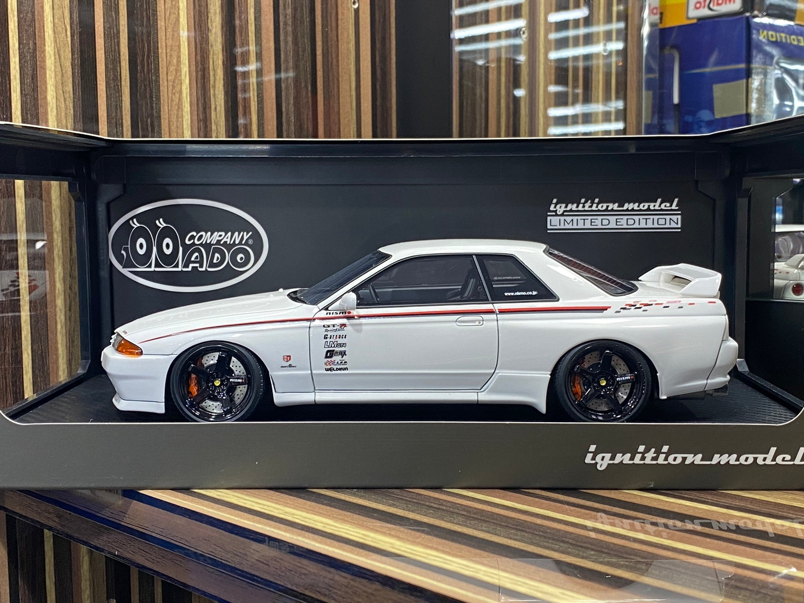 1/18 Diecast Nissan Skyline GT-R R32 White Ignition model Miniature Car