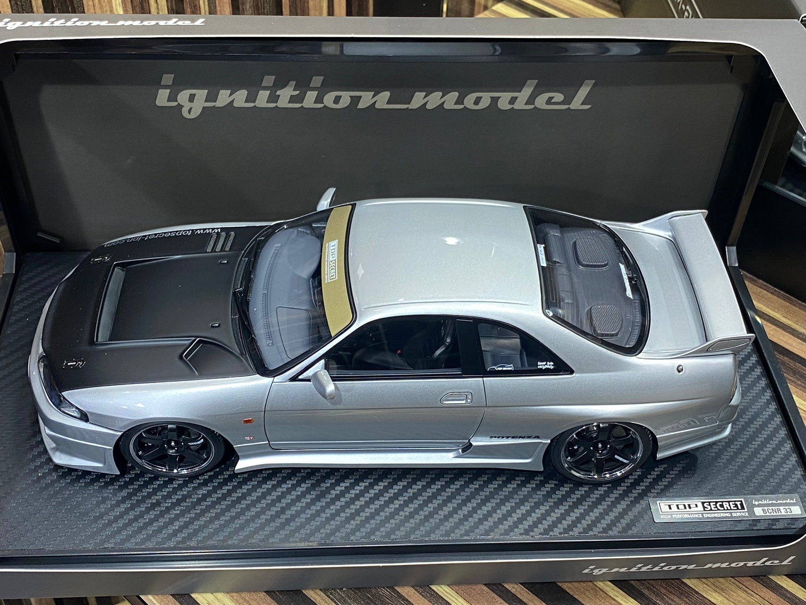 1/18 Diecast Nissan Skyline GT-R R33. Silver Ignition model Miniature Car