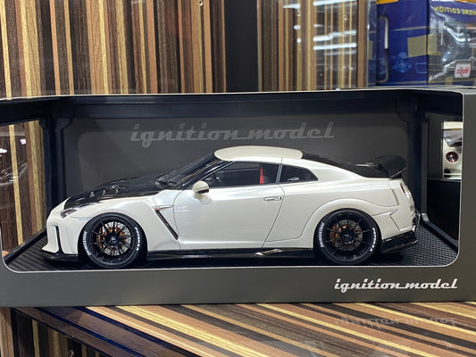 1/18 Diecast Nissan GT-R R35 White Ignition model Miniature Car