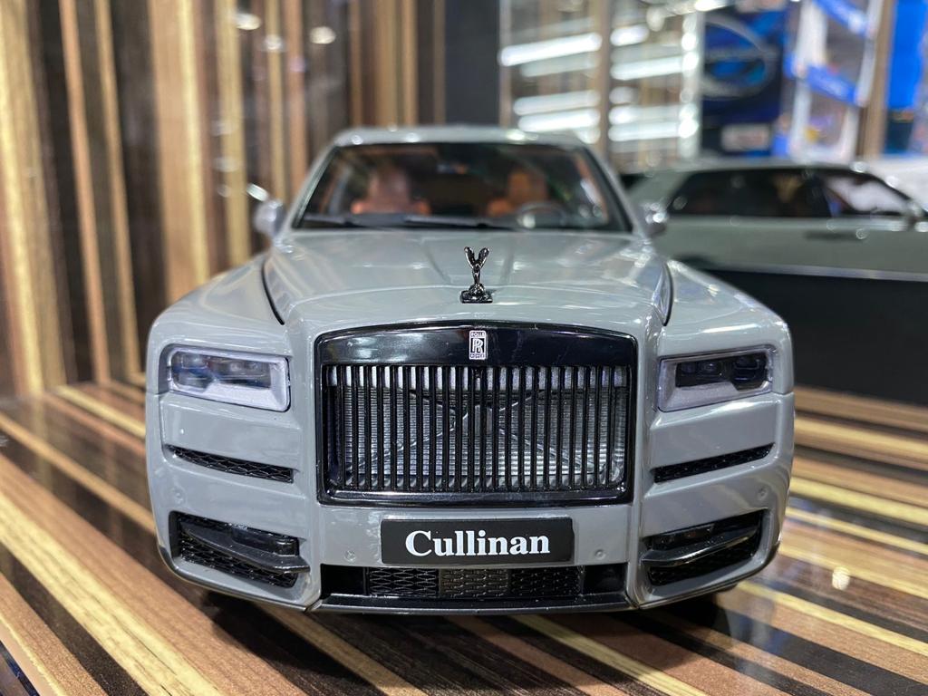 Rolls-Royce Cullinan Kyosho