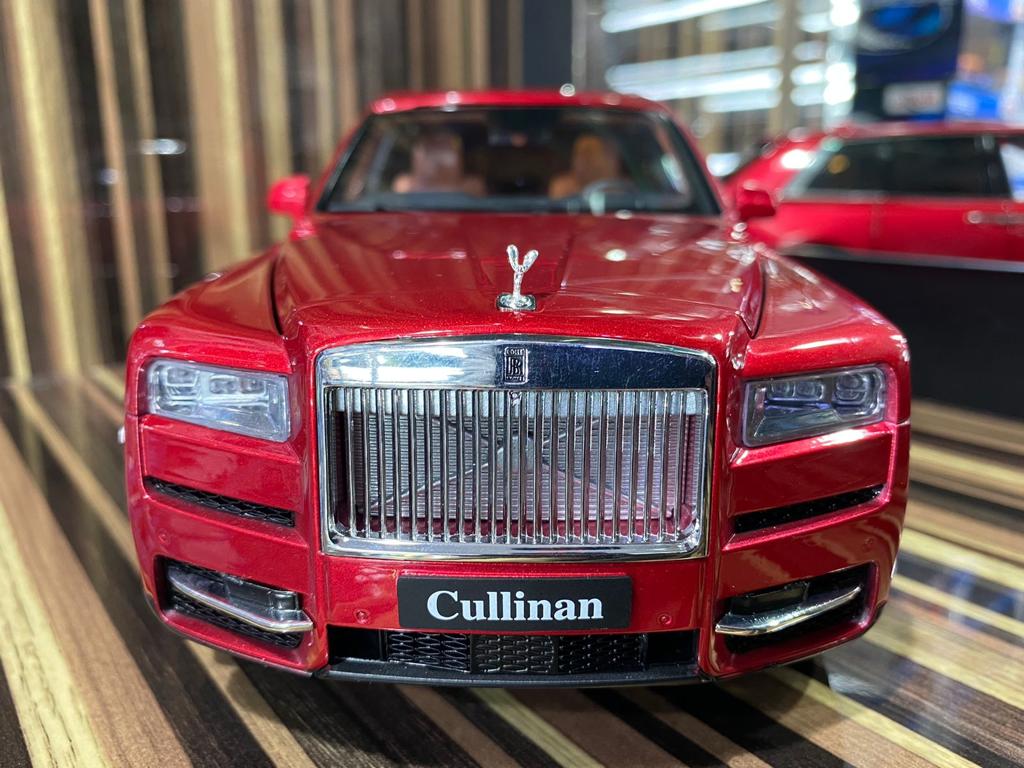 1/18 Diecast Rolls-Royce Cullinan Red Kyosho Scale Model Car