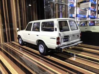 1/18 Diecast Toyota Land Cruiser 60 White Kyosho Scale Model Car