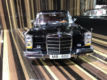 Mercedes-Benz MB600 Sun Star