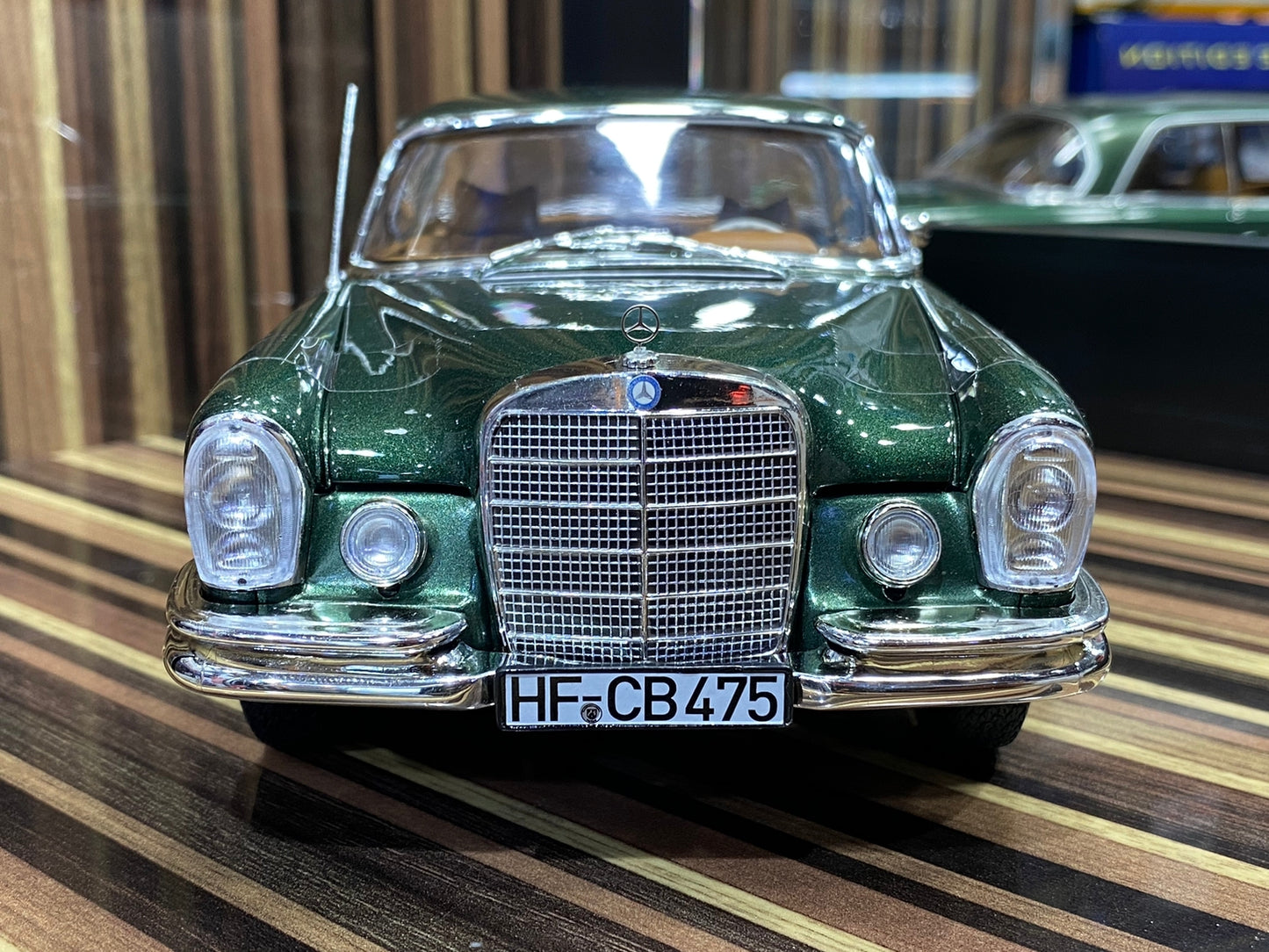 1/18 Diecast Mercedes-Benz 250 SE Coupe 1969 Green Metallic Scale Model car by Norev