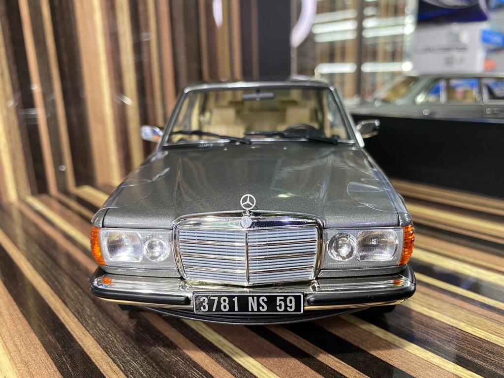 1/18 Diecast Mercedes-Benz 200 1982 Anthracite Norev Scale Model Car