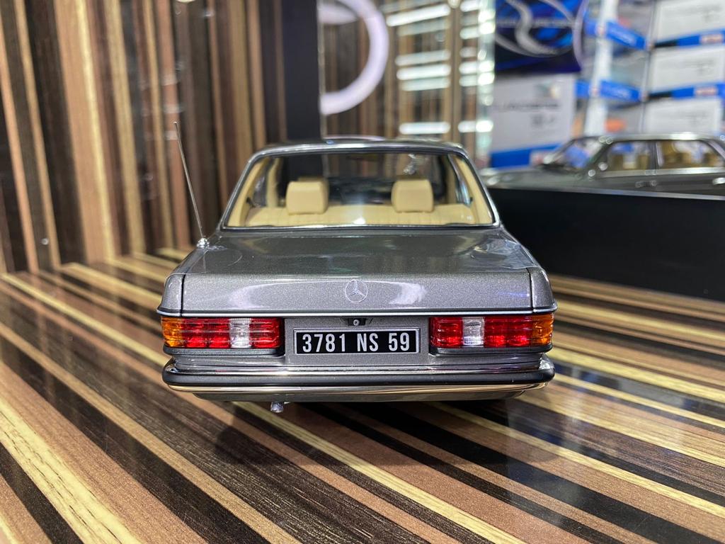 1/18 Diecast Mercedes-Benz 200 1982 Anthracite Norev Scale Model Car