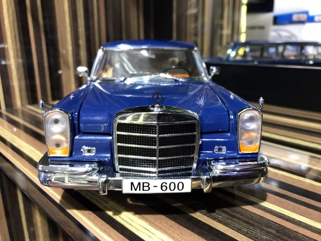 Mercedes-Benz MB600 Sun Star
