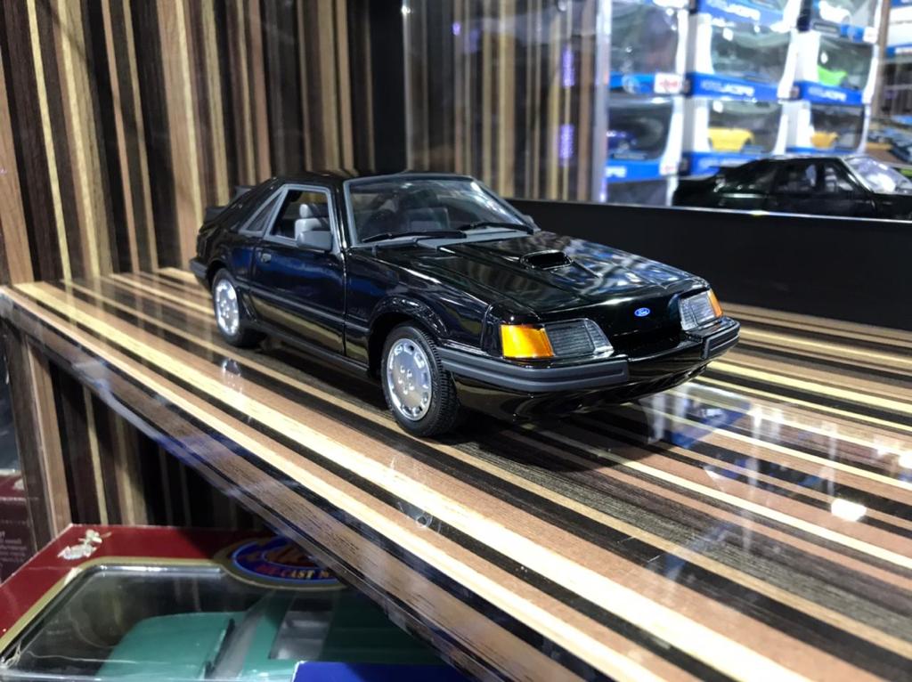 1/18 Diecast Ford Mustang SVO Black Model Car by GMP