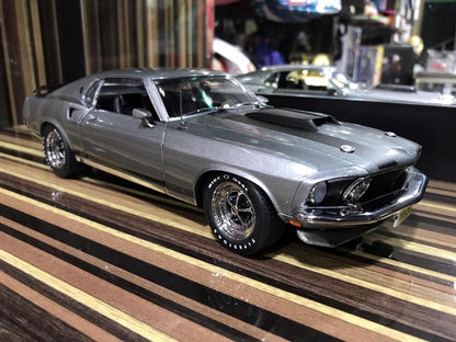 1/18 Diecast Ford Mustang Boss 429 Silver Model Car by Highway 61