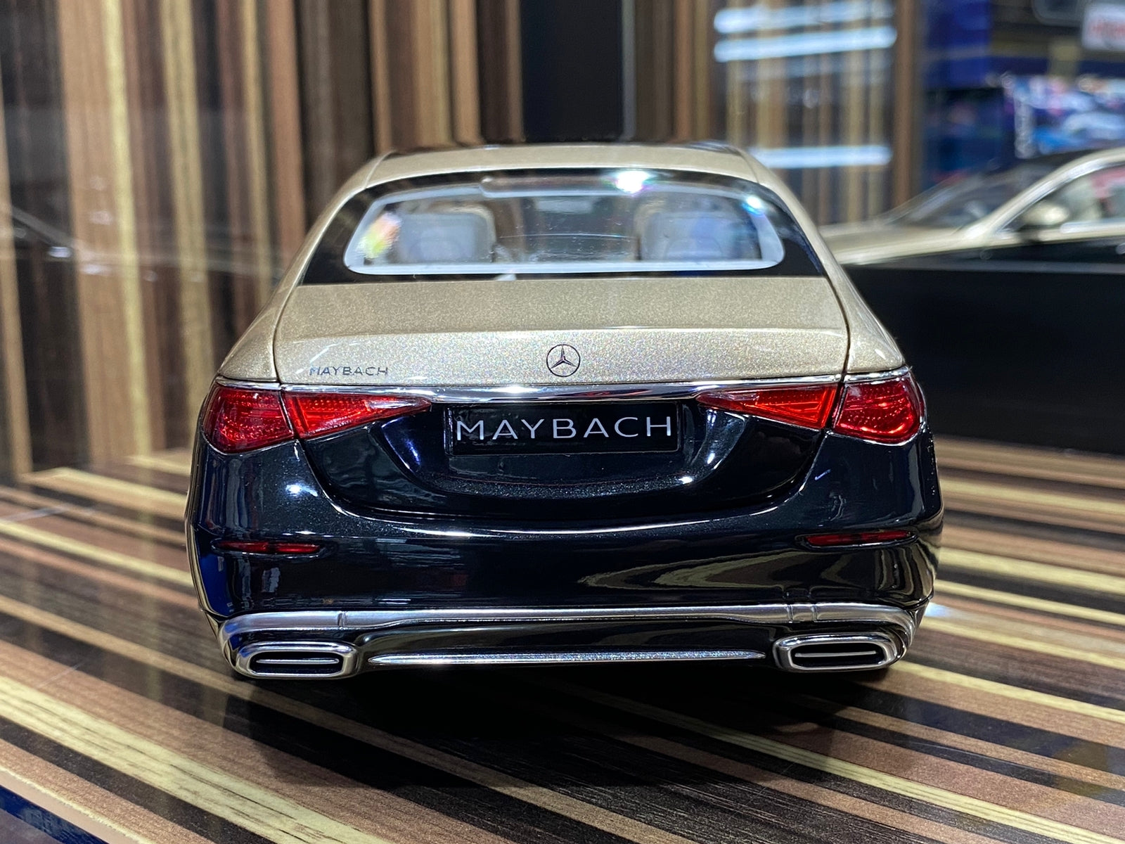 1/18 Diecast Mercedes-Maybach S-Class 2021 Black & Gold Norev Scale Model Car