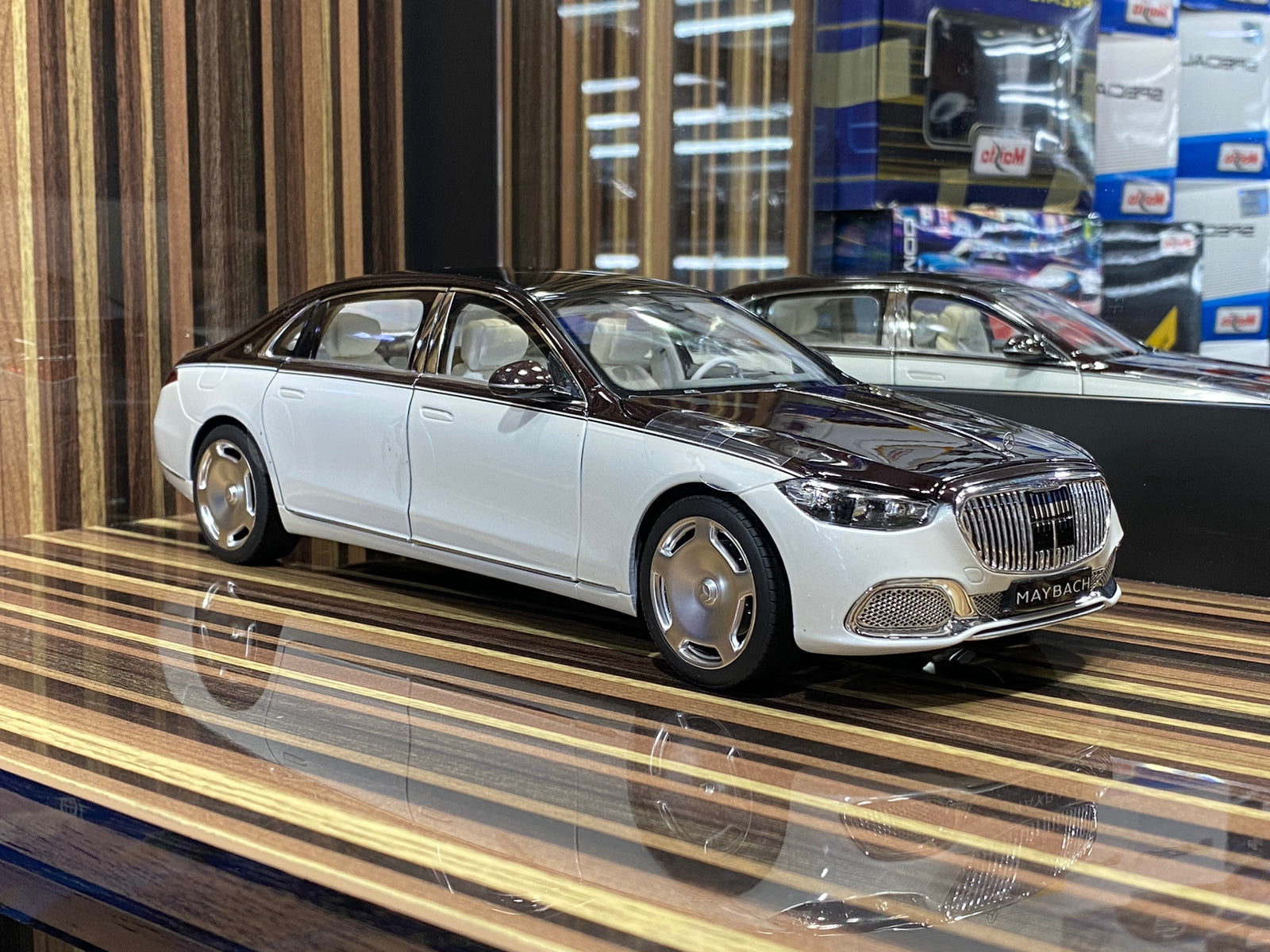 1/18 Diecast Mercedes-Maybach S-Class 2021 White & Brown Norev Scale Model Car