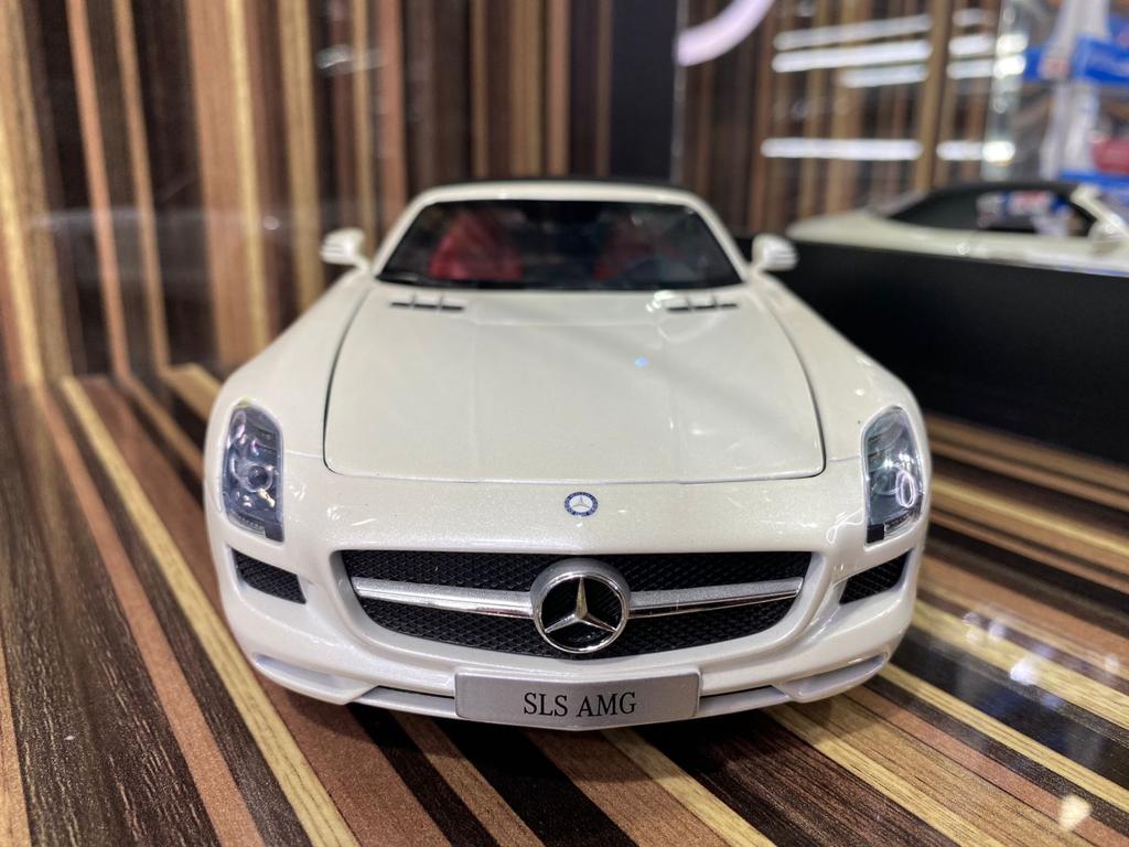 1/18 Diecast Mercedes-Benz SLS AMG Roadster White Norev Scale Model Car