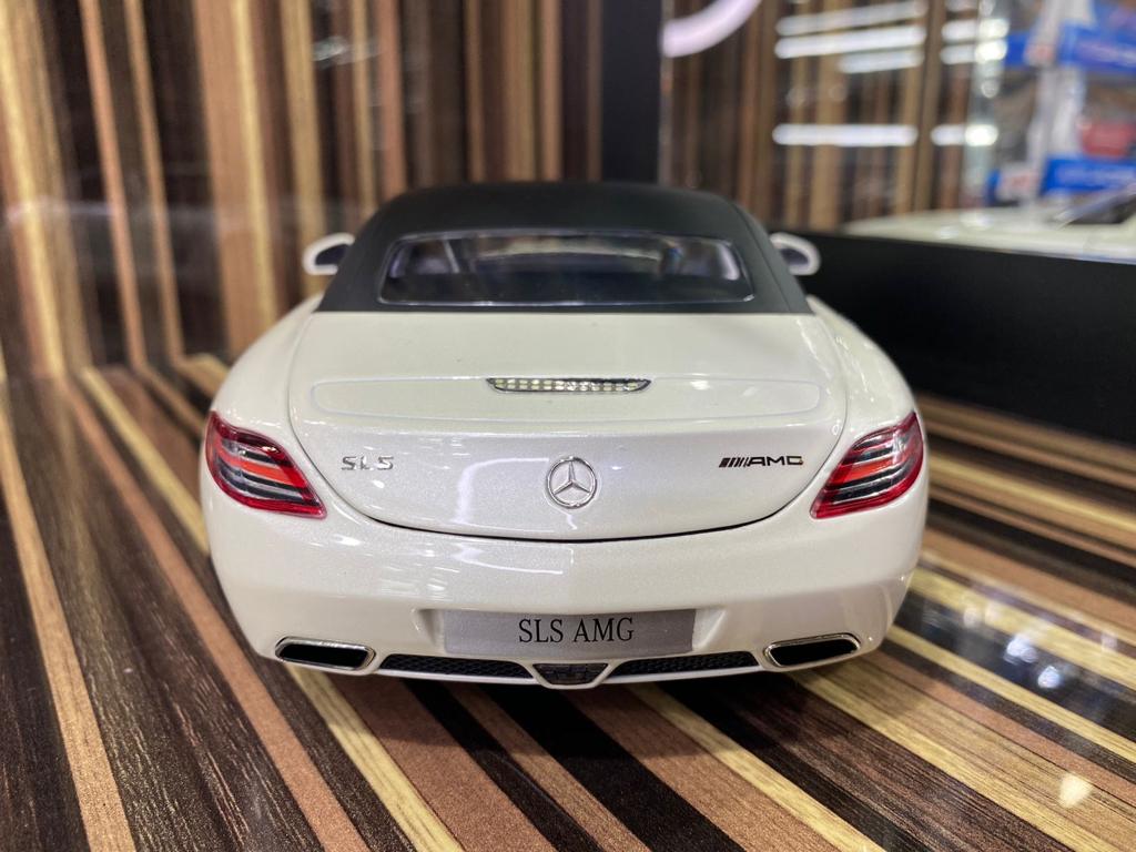 1/18 Diecast Mercedes-Benz SLS AMG Roadster White Norev Scale Model Car
