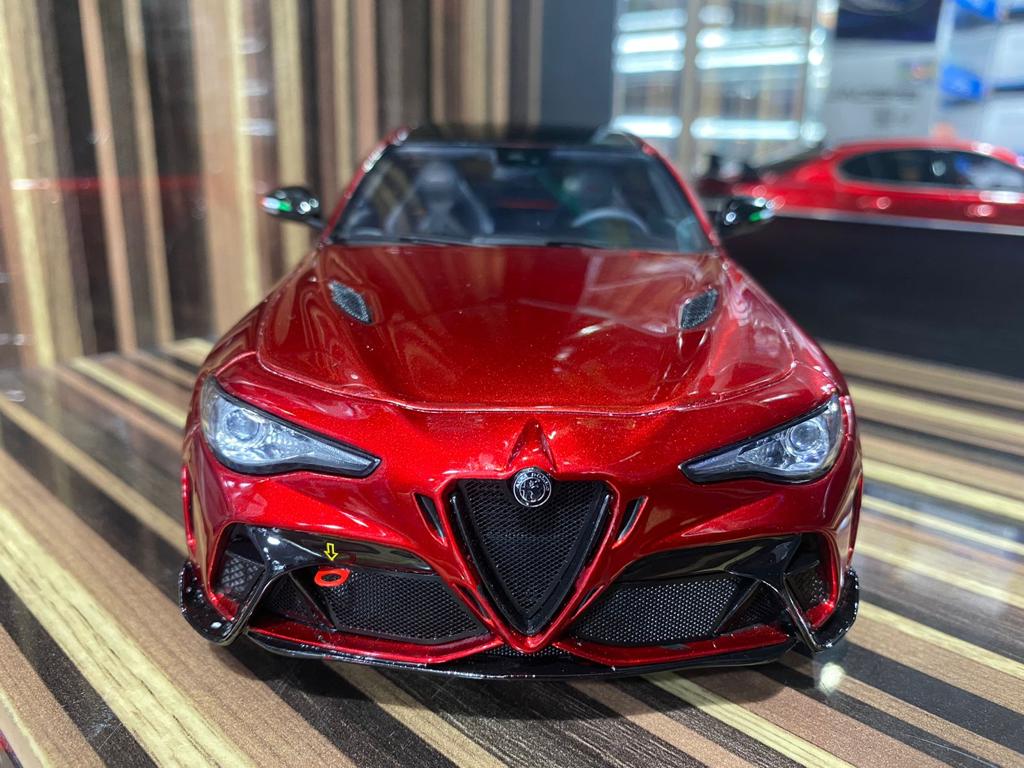 1/18 Alfa Romeo Giulia Quadrifoglio Red Model Car by Otto
